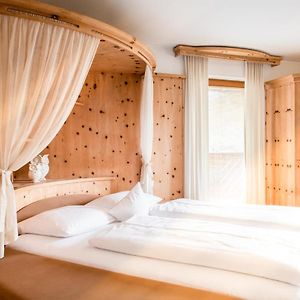 Comfort Zimmer mit Kingsize-Bett
